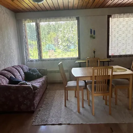 בית נופש Martan Porti Three-bedroom House